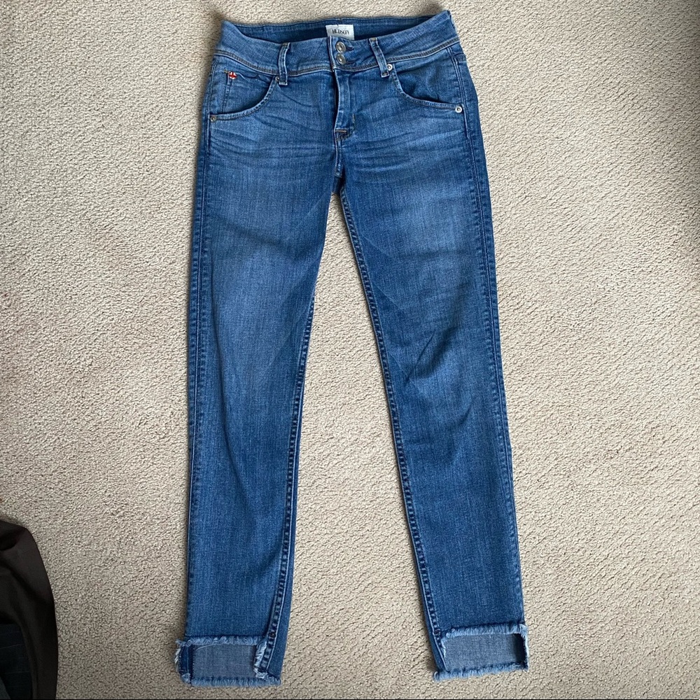 HUDSON cat mid rise skinny jeans w/ step hem